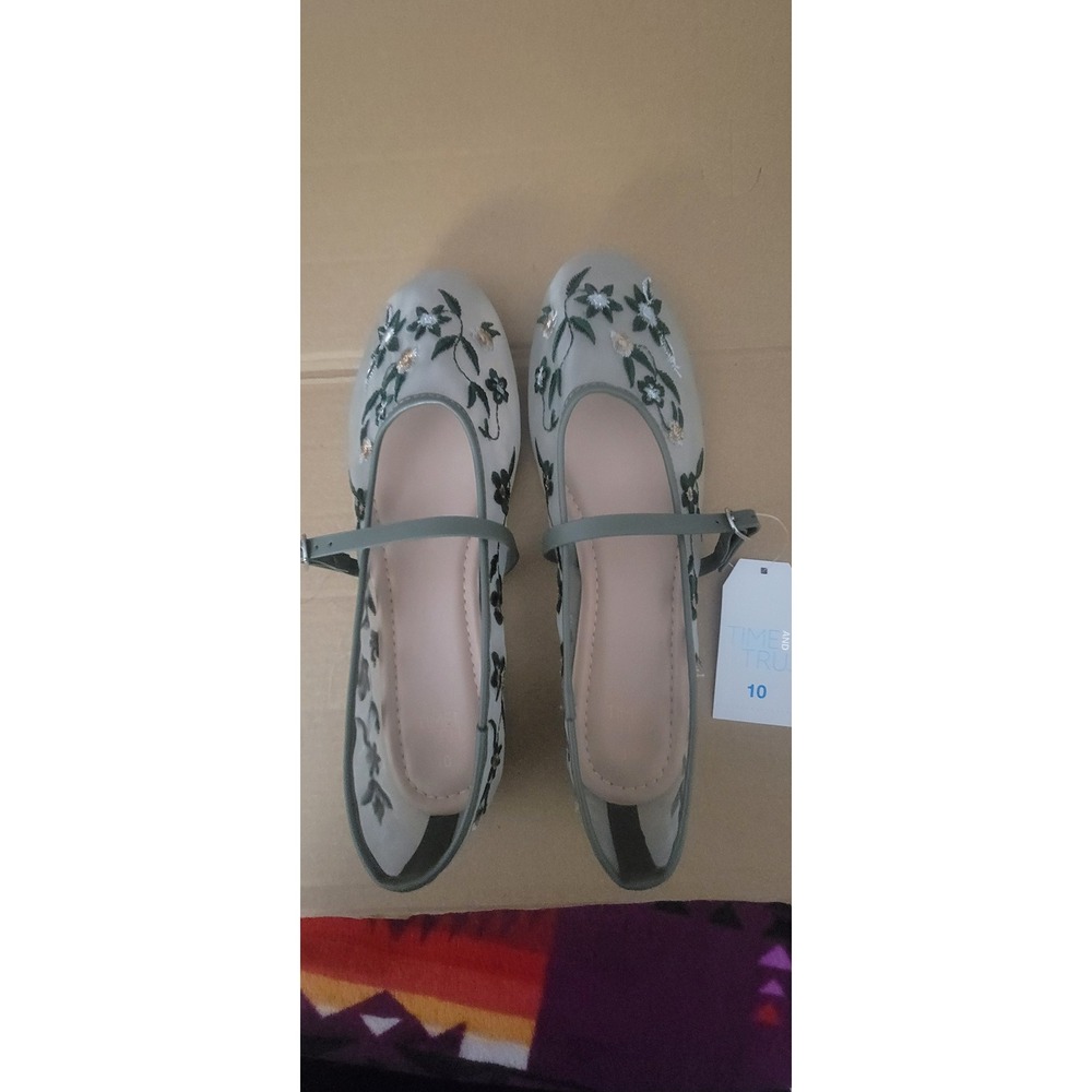 Memory Form Floral Mesh MJ Slip-on Shoes Size 10